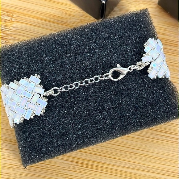 Brand New Pearlescent White Handmade Bracelet Miyuki Beaded Woven Minimalist - Picture 5 of 12